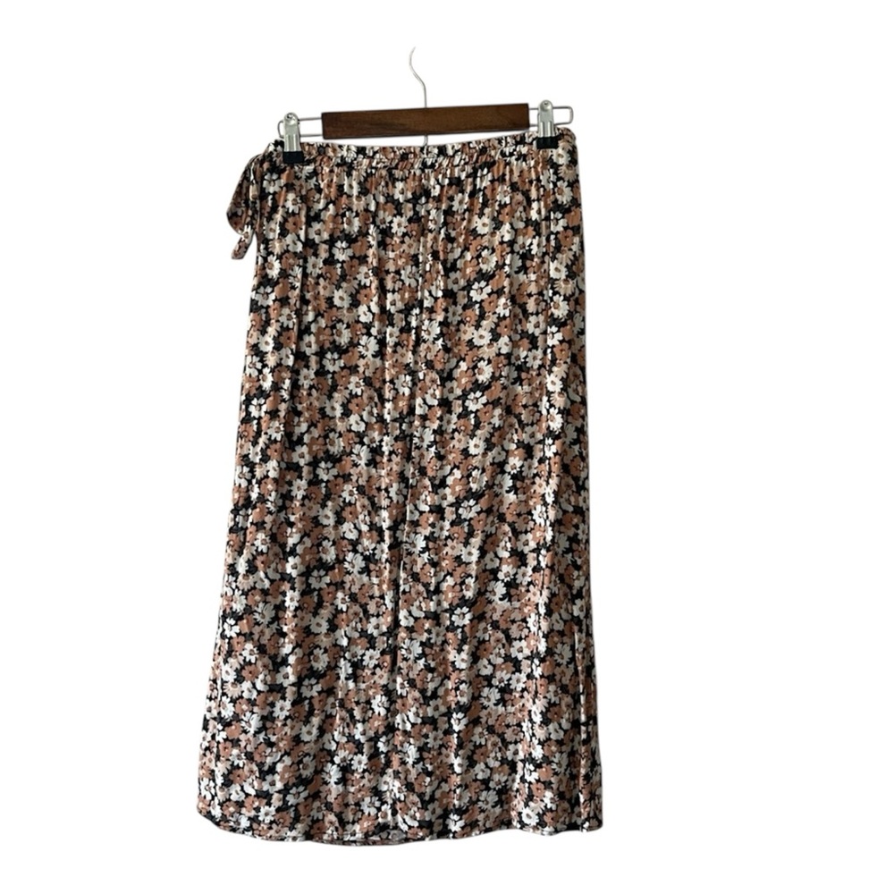 NWOT Urban Romantics Black Pink Floral Wrap Skirt Size Small - Picture 5 of 10